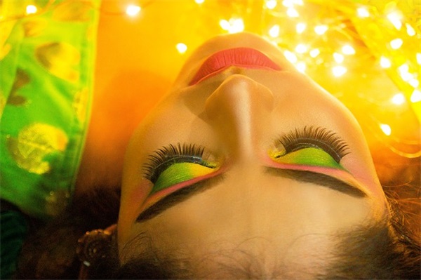 带墨染的网名女生