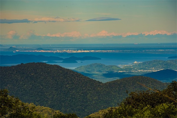 给女同事的妇女节祝福(女的坐在男同事的副驾驶) 给女同事的妇女节祝福(女的坐在男同事的副驾驶)