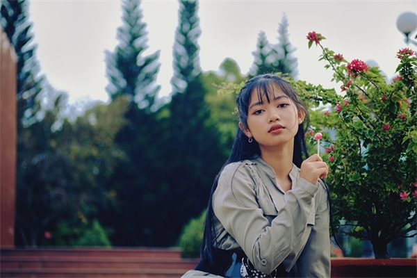 关于描写自然景色的句子 关于描写自然景色的句子